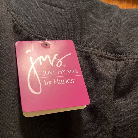 NWT Womens 1X black shorts with pockets in front. Excellent condition - Picture 2 of 6